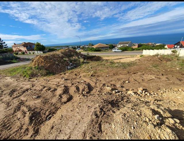 LAND FOR SALE IN DANA BAY